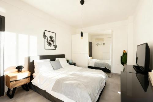 Elegant Spacious Apartment with Private Balcony