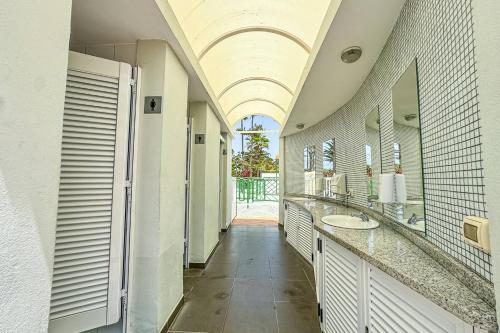 Apartment in beachfront complex in El Duque area, Costa Adeje