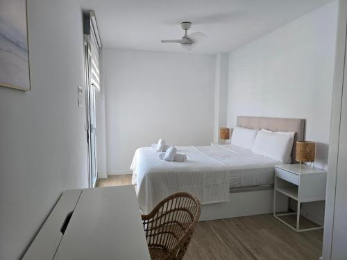 Marina Real II, 2 bedroom & 2 bathroom apartment with pool views