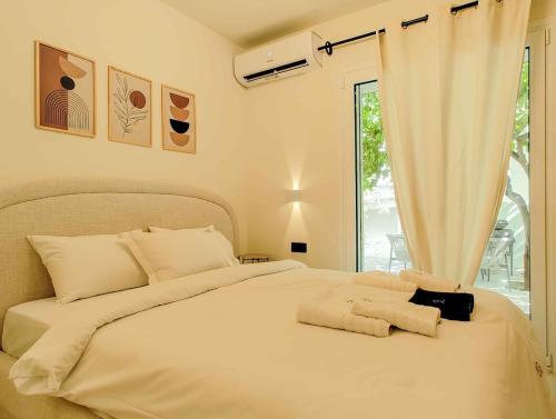 Retro Modern Getaway in Elliniko K1