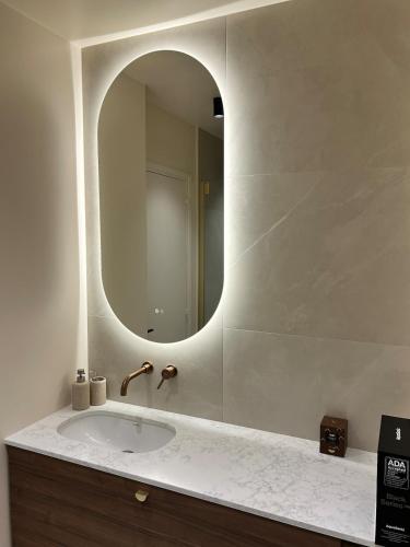 Champs-Élysées Apartment