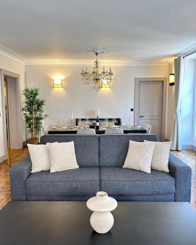 Luxembourg Gardens Prestige flat for 8 lift 4 BR