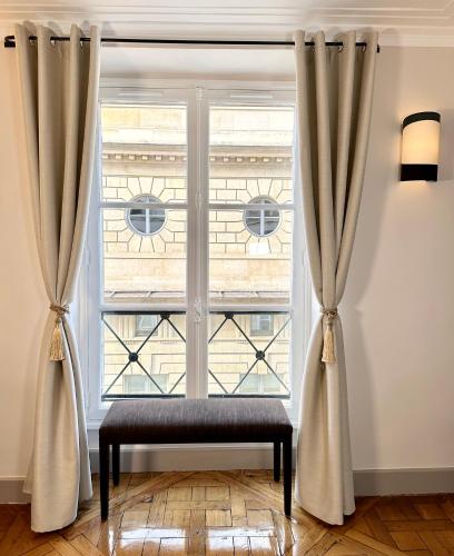Luxembourg Gardens Prestige flat for 8 lift 4 BR