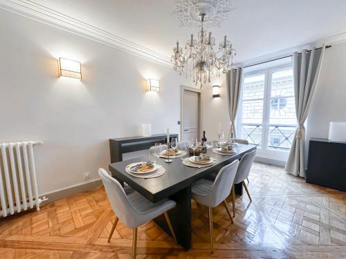 Luxembourg Gardens Prestige flat for 8 lift 4 BR