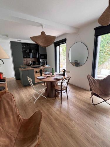 Renovated house in Arcachon center with patio