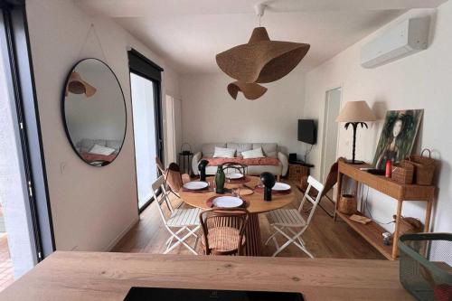 Renovated house in Arcachon center with patio
