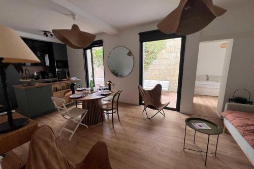 Renovated house in Arcachon center with patio