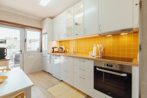 Oporto Flat with terrace by Hosty