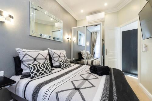 Mobility Lease 2br 2ba 2 kitchens 2 balconies in Old Town