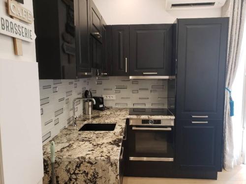 Mobility Lease 2br 2ba 2 kitchens 2 balconies in Old Town