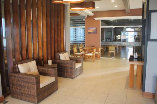 Ruang duduk di Nelson Praia Hotel