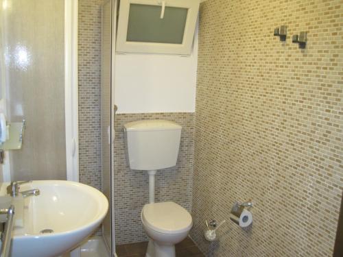 Un baño de Santos B&B