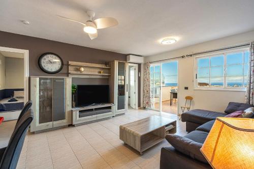 Top floor view apartment by AltamarHomes