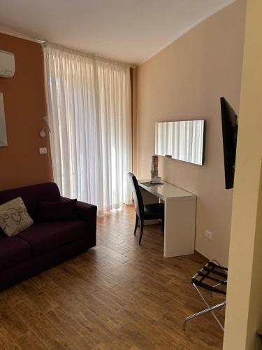 Manetti Rooms