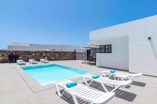 Villa Malvasia Sol by Villa Plus