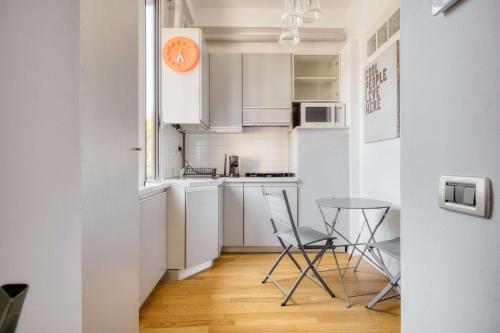 Bright Apartment 1BR in the Heart of Isola