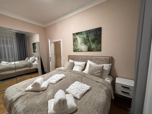 3 BDR - Apartment Treasure, in Vienna's Center