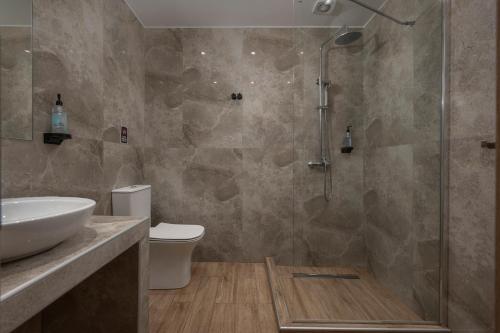 Xenios Suites, Modern City Center Living