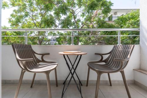 Xenios Suites, Modern City Center Living