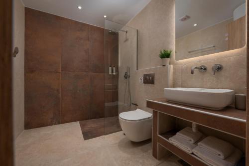 Xenios Suites, Modern City Center Living