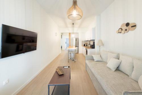 Ambient Living Koukaki 2BR Near Acropolis