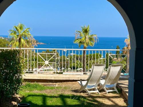 Ground floor with sea view and pools in Cap Esterel