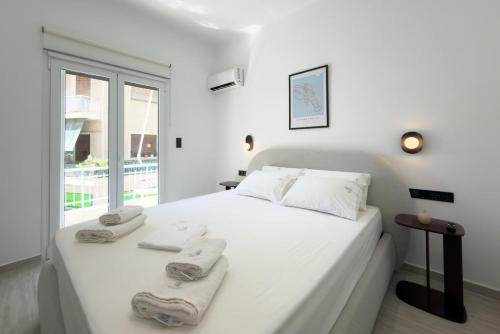 Chic Athens Living 3BR Apartment