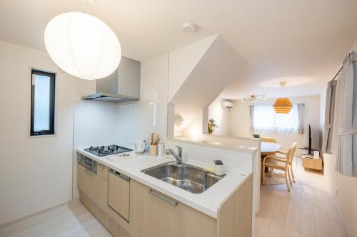 New Open, 4 mins walk from the station, 8 mins to Ueno, Newly built with a view of Skytree from the bedroom, Designer's House