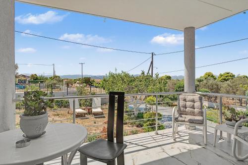 Olga's Modern Retreat, Loutraki