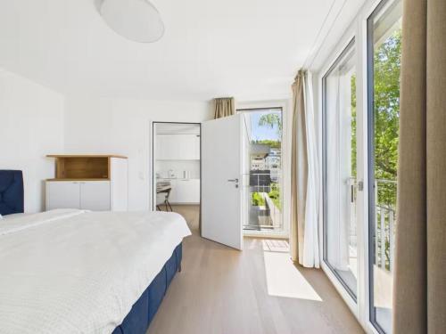 3Bed luxury DesignerResidence near City & Airport