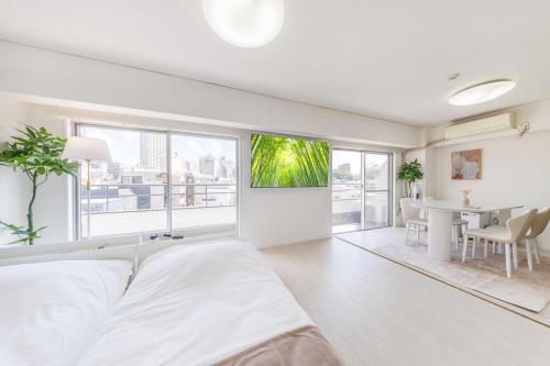 8 mins walk from Ikebukuro, 6 mins from Kanamecho Station, Max 4 ppl, Direct access to Tokyo, Shinjuku, and Shibuya