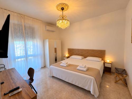 Ponte Lungo Charming Flat - Heart of Rome