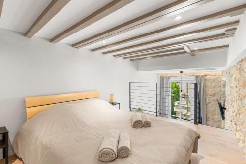 Maison Foch Stone Loft Premium Studio