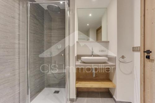 Résidence La Suite - Magnifique appartement 3 pièces cabine situé à Méribel centre proche des commerces et des pistes de ski MAE-6403