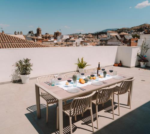 Ático reformado en el centro de Granada Celi