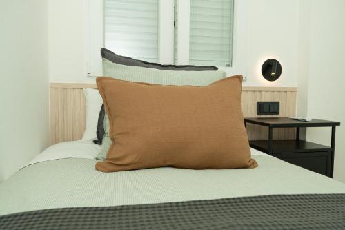 Carvajal Street, Private rooms