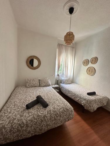 Fernan Gonzalez Street, Private rooms