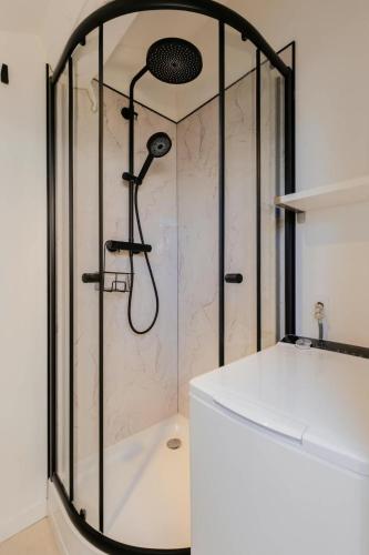 Golden Hugo Premium Studio Golden Square