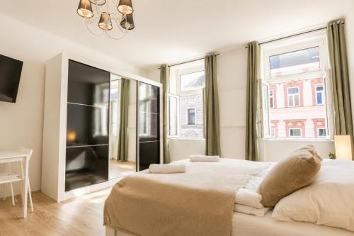 Spacious 2BR Apartment - Affordable Long-Stay Option