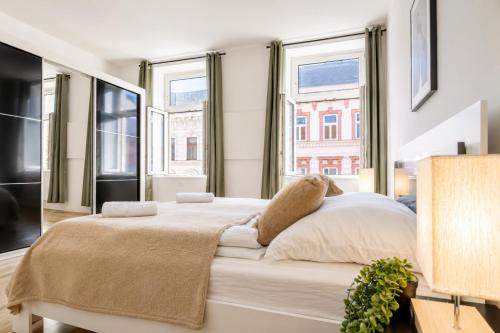 Spacious 2BR Apartment - Affordable Long-Stay Option