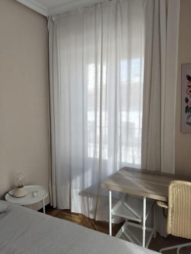 Santa Isabel Street, Private rooms