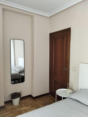 Santa Isabel Street, Private rooms