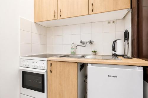 Spacious 2BR Apartment - Affordable Long-Stay Option