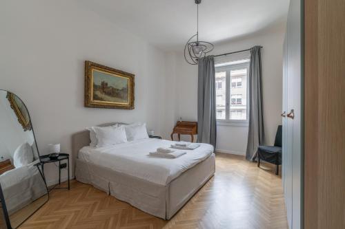 Luxury 4 bedrooms apartment in the center of Milan