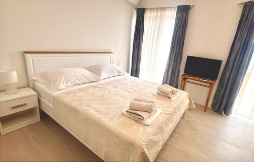 Stunning villa apartments minutes from the beach with garden paradise