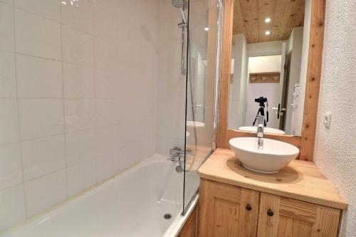 Résidence Pralin - CHARMANT STUDIO CABINE 4 PERSONNES - RENOVÉ - SKIS AUX PIEDS MAE-1803