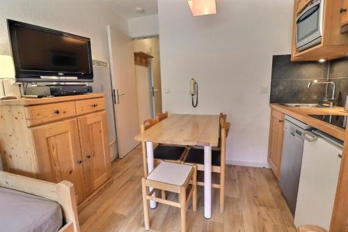 Résidence Pralin - CHARMANT STUDIO CABINE 4 PERSONNES - RENOVÉ - SKIS AUX PIEDS MAE-1803