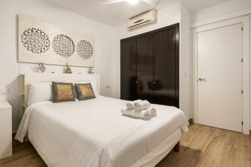 WELCS APARTAMENTO 453 EMP con terraza y vista al c