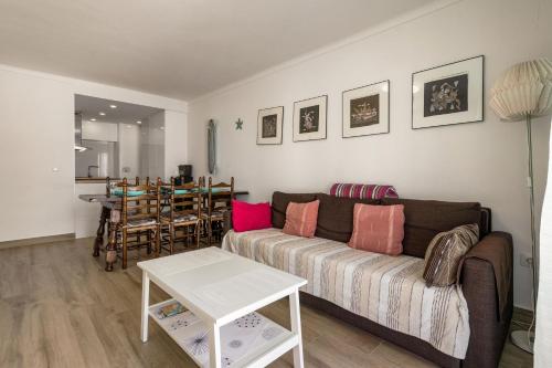 WELCS APARTAMENTO 453 EMP con terraza y vista al c