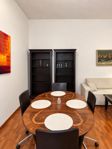 Spacious Cozy 2BD Apartment in Wien Mitte